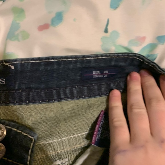 Capris - Picture 3 of 4